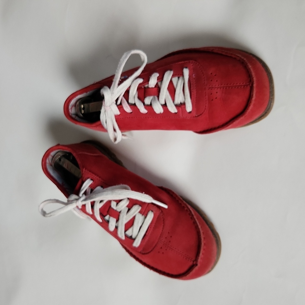 8 North Face red shoes lace up Approach casual